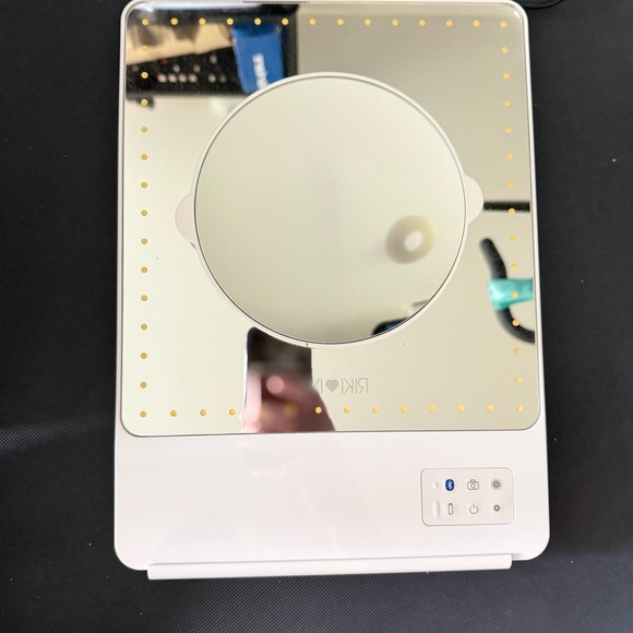 NWOT Riki Loves Riki Lighted Vanity Mirror - Picture 2 of 3